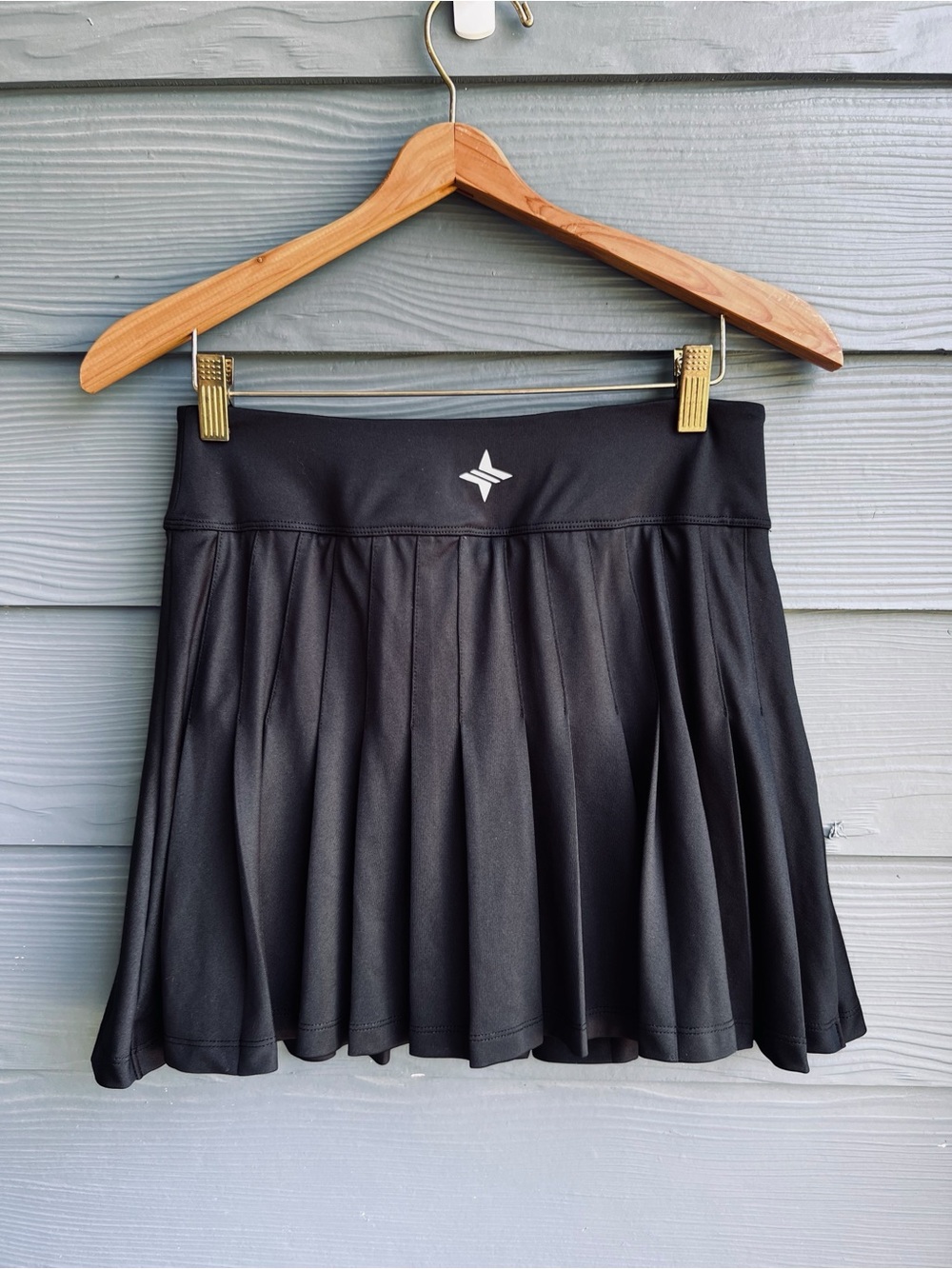 Tuckernuck Black Pleated Skater Skort with Performance Waistband Size S